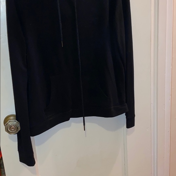 M//C black lightweight pullover - Picture 2 of 5